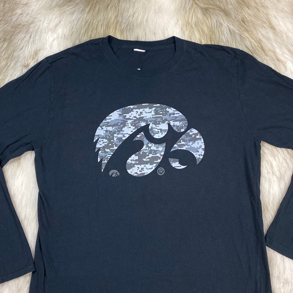 Iowa Hawkeyes Long Sleeve T-Shirt Fanatics Black Camo Logo Crew Neck Adult